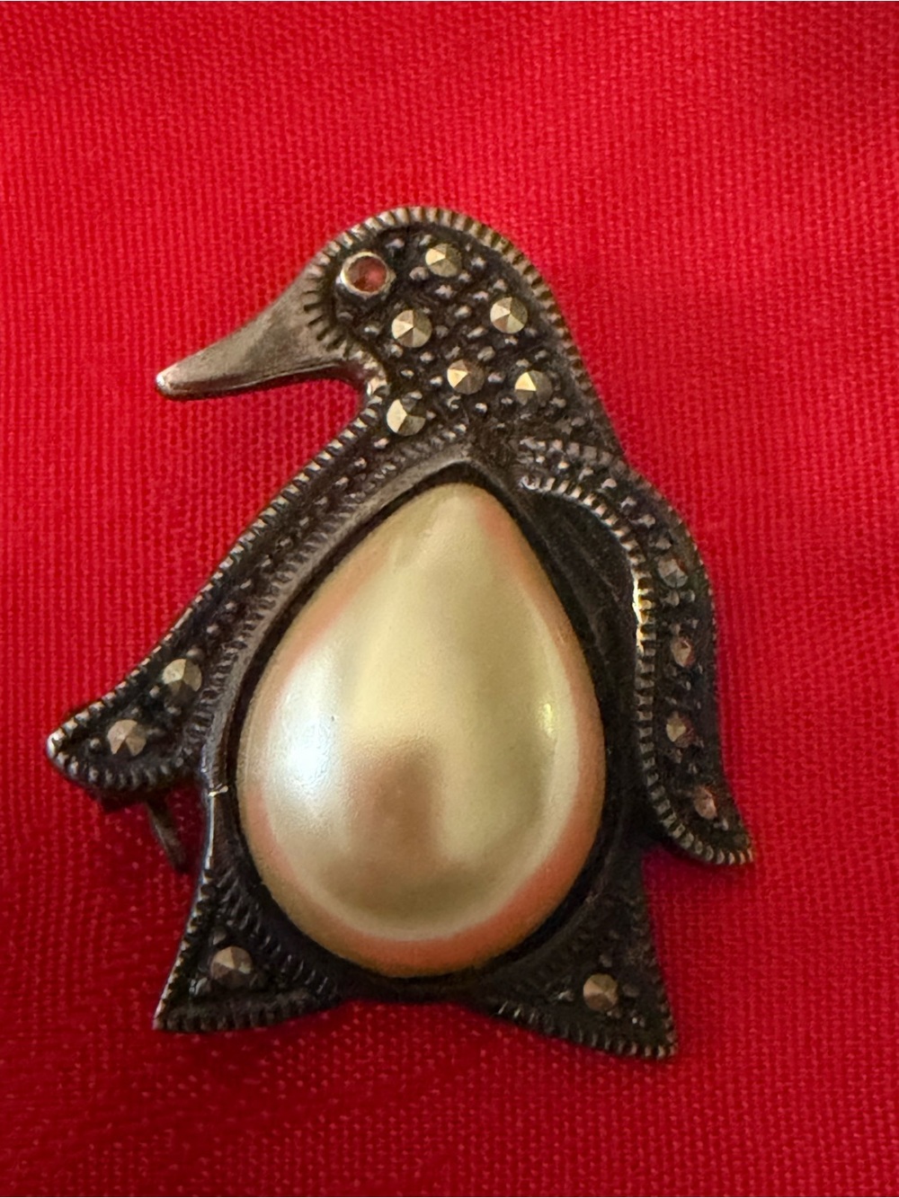 Penguin Bird Brooch Faux Pearl Belly Gemstone accents. 925 Sterling